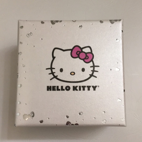 NWT 😺 LAST ONE! SILVER HELLO KITTY EARRINGS - Picture 5 of 6